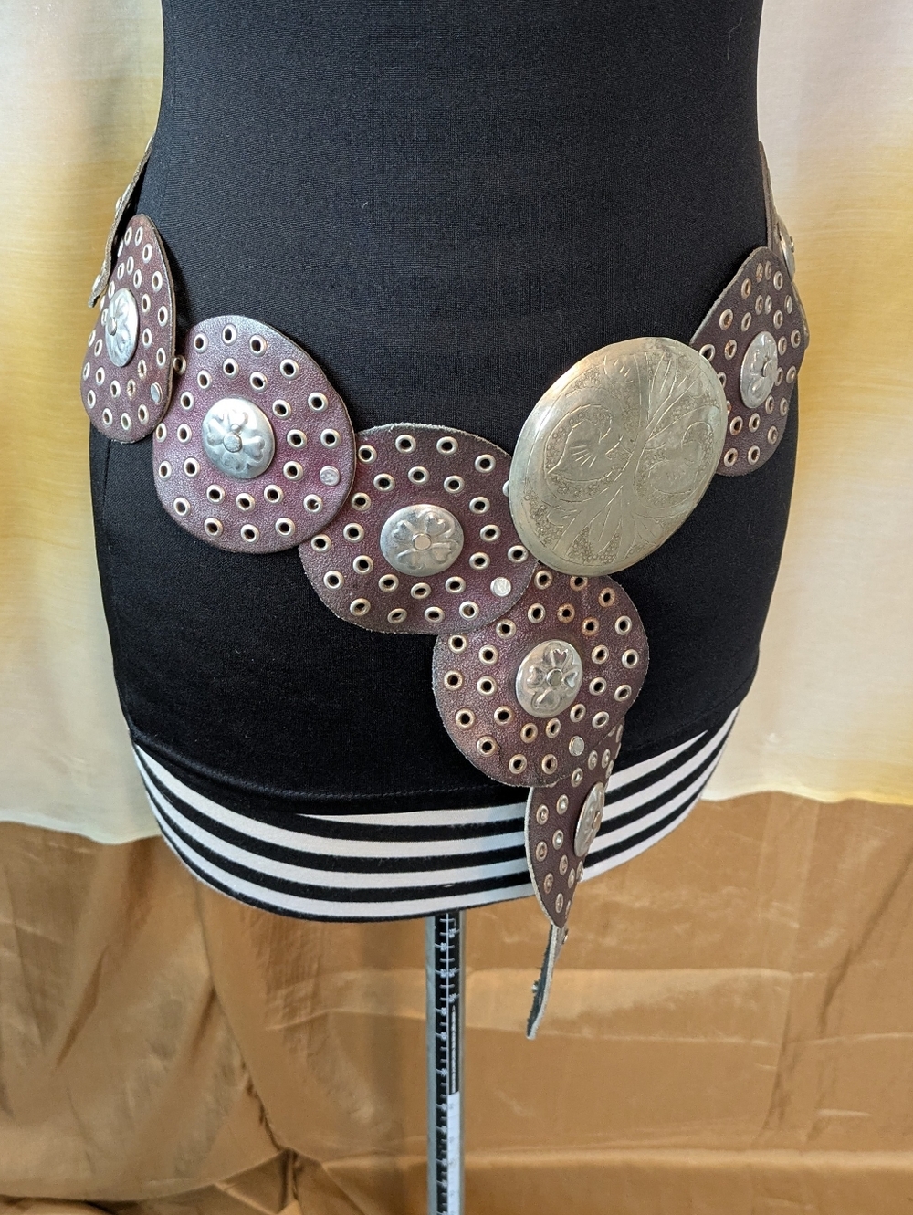 Faux Leather Circle Belt Adjustable - Picture 6 of 8